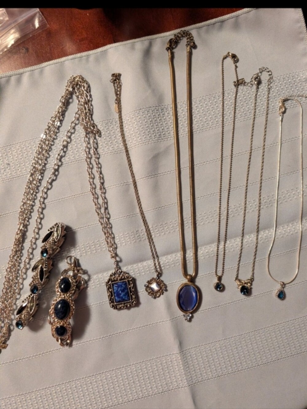 Vintage-Inspired Blue Gem Pendant Necklace Set